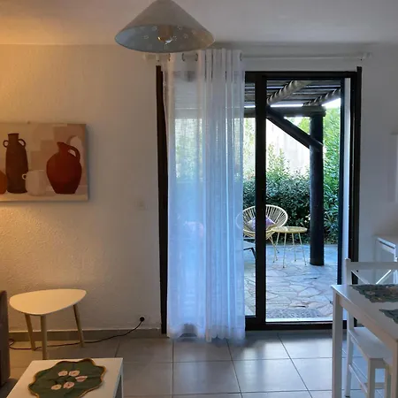 Mini En Duplex Vue A 500 M De La De Santa Giulia Hébergement de vacances *