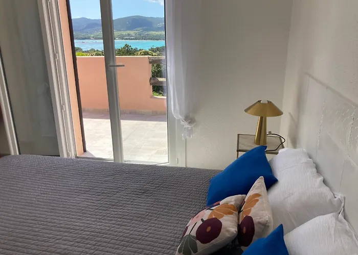 Dom wakacyjny Mini En Duplex Vue A 500 M De La De Santa Giulia